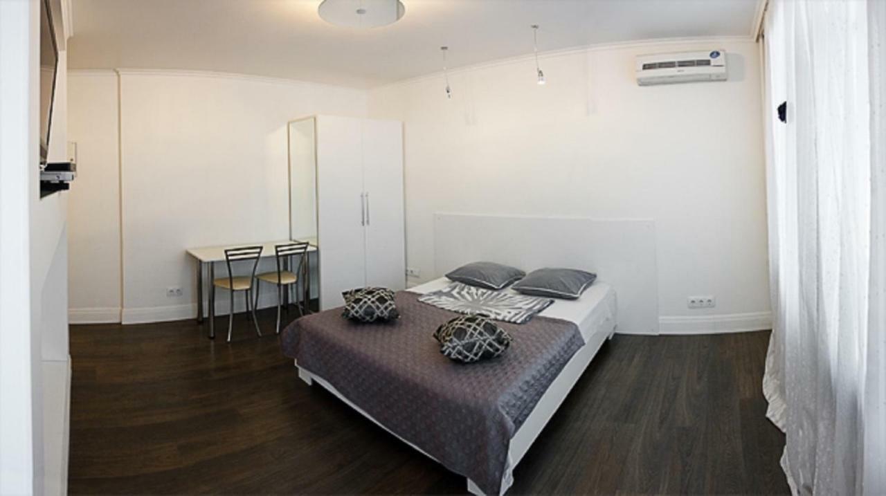 Great Studio Near The Pechersk Kyiv Exterior photo